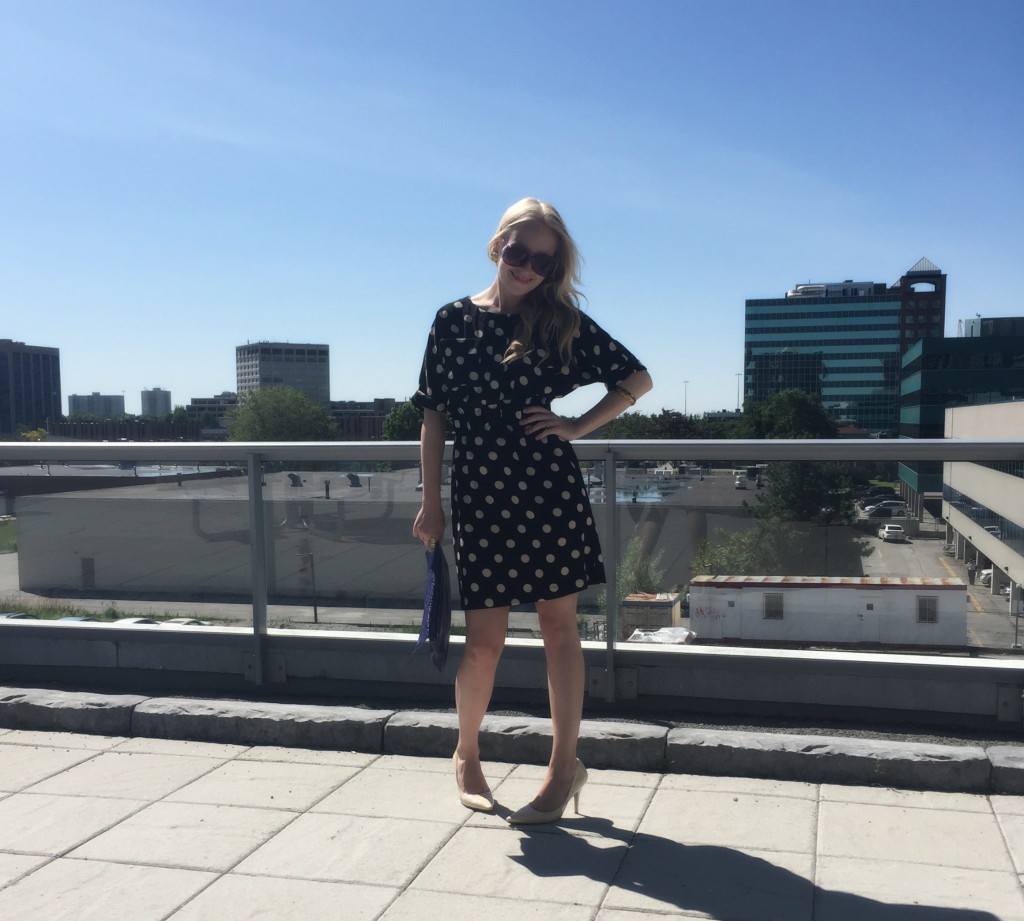 anna struck blog polka dot dress fashion blogger photoshoot rooftop fashion polka dot dress look (10)