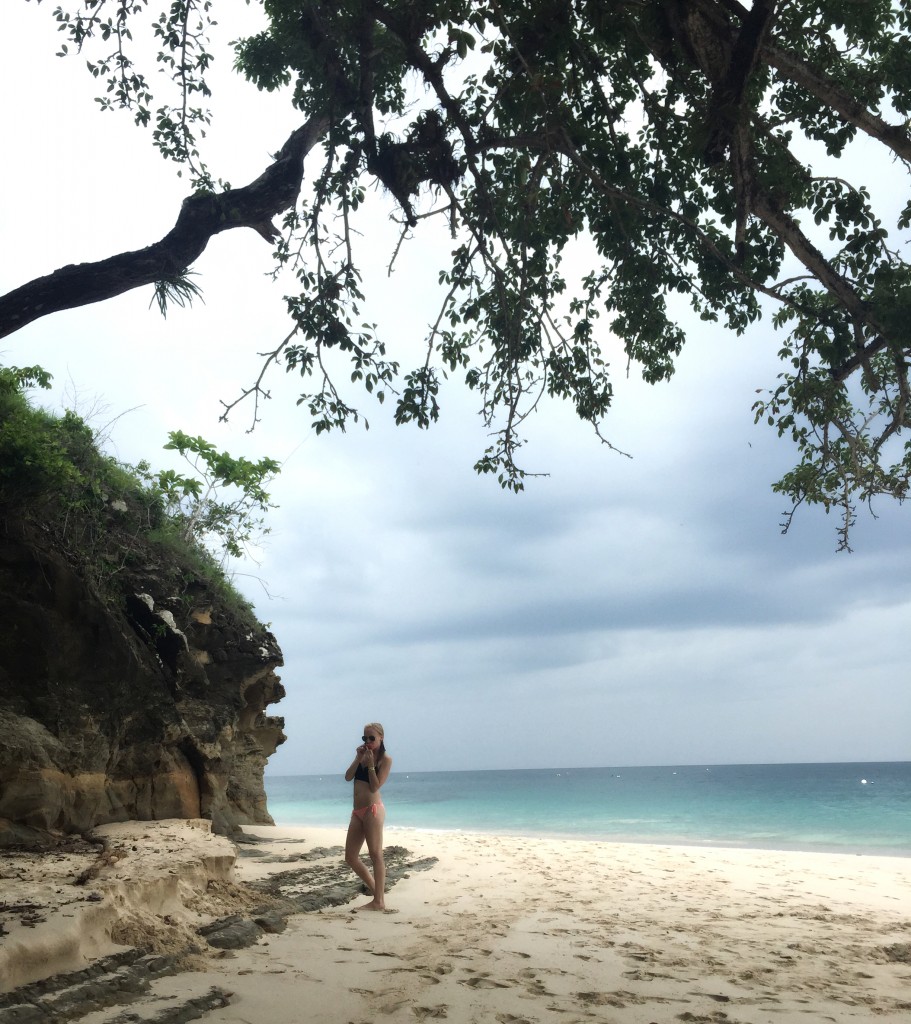 Panama isla contadora| travelling to panama |visiting the pearl islands |visiting panama beaches| travelling to archipelago de las perlas|struckblog beach