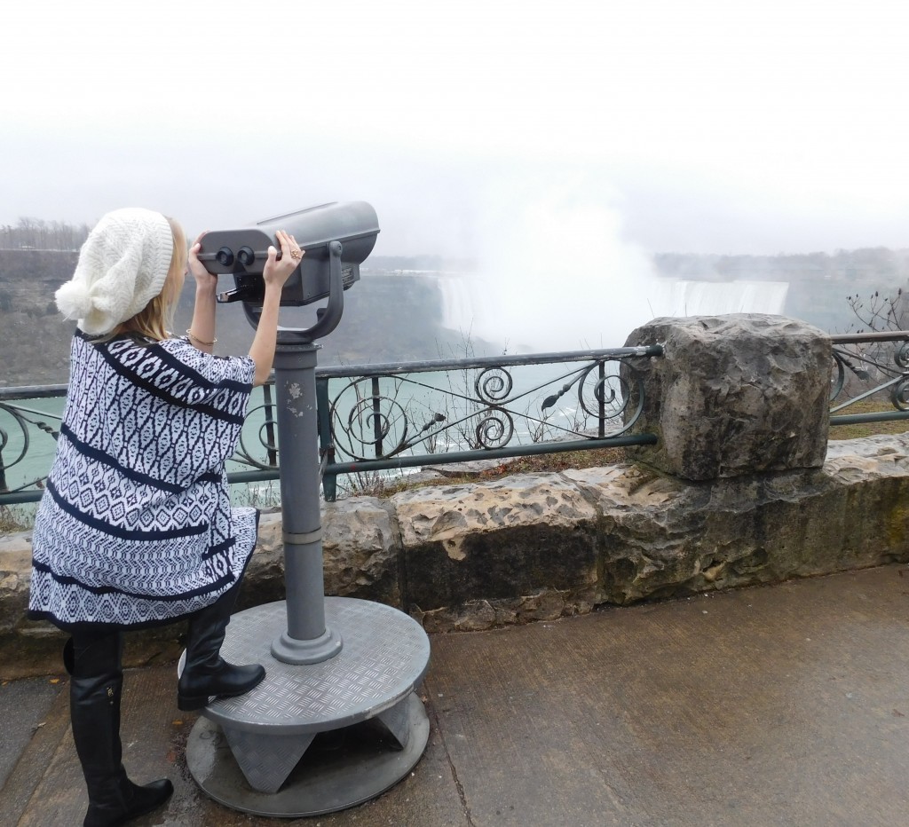 struckblog niagara falls canada fashion notations clothing ny collection elbow sleeve poncho fringe poncho niagara falls fashion blog canadian blogger 