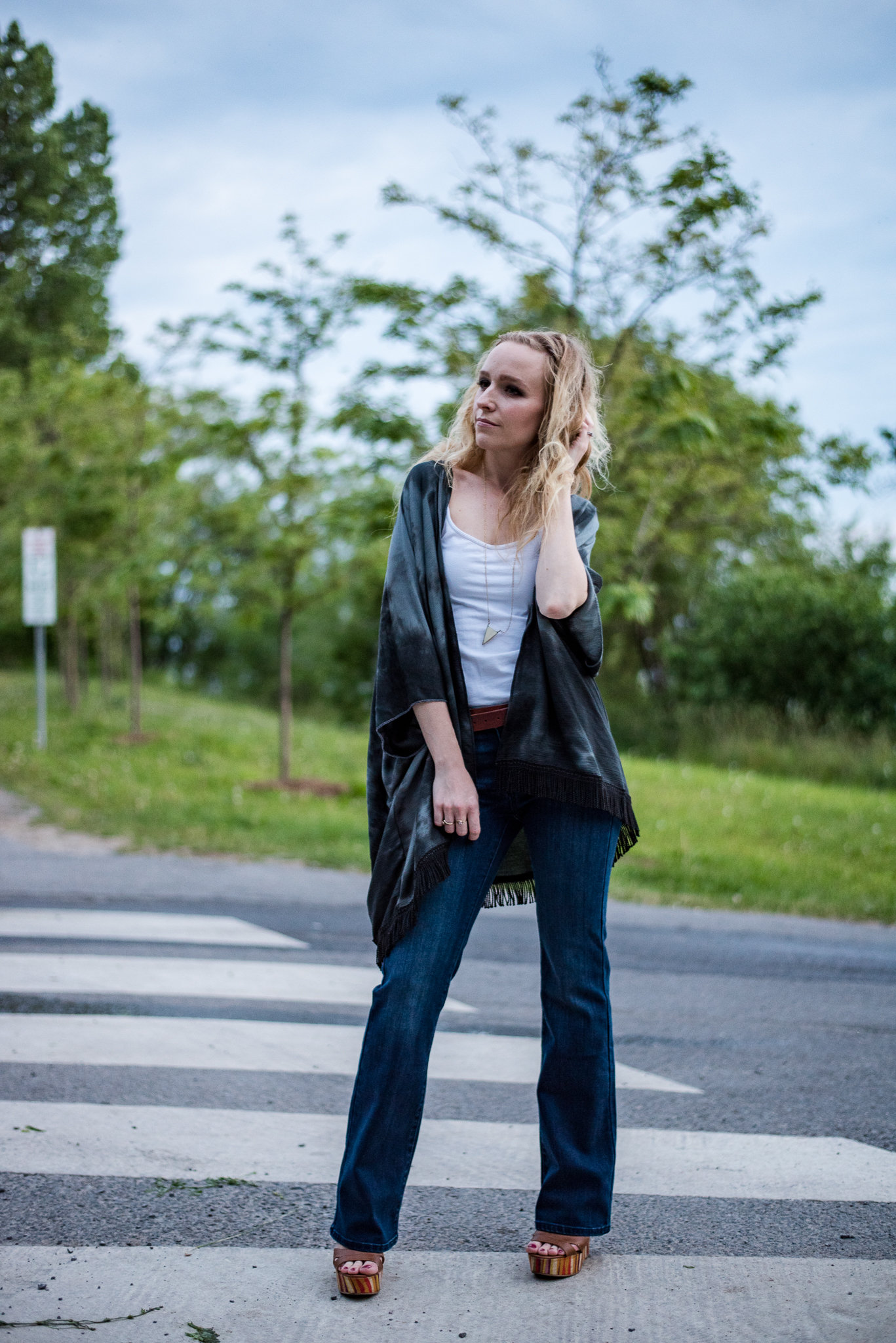 How to wear a tie dye kimono