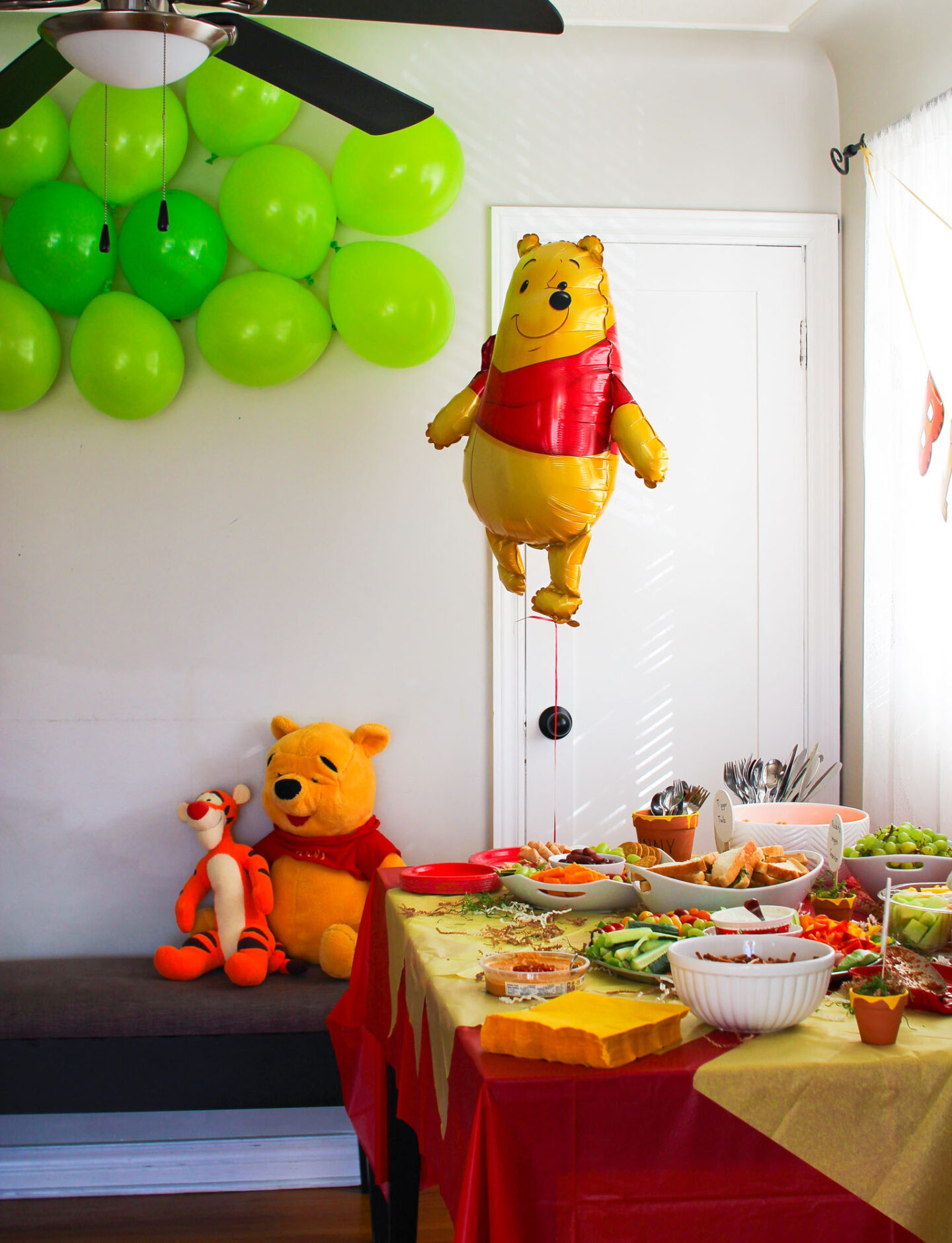 DIY A Winnie the Pooh Birthday Party Theme STRUCKBLOG — free download